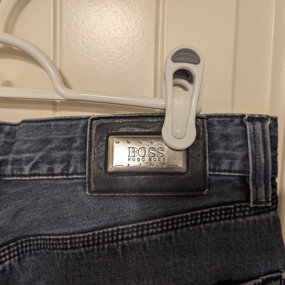 HUGO BOSS S34/32 relaxed fit jeans - Picture 5 of 10